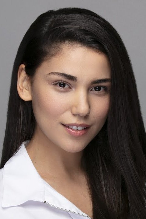 Nur Berfin Çiroğlu's picture in the cast