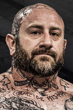 et billede af Josh Watson