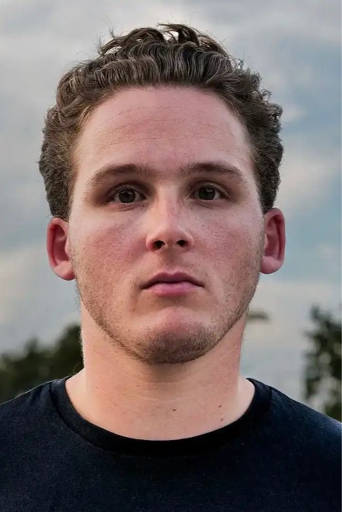 et billede af Luke Scott