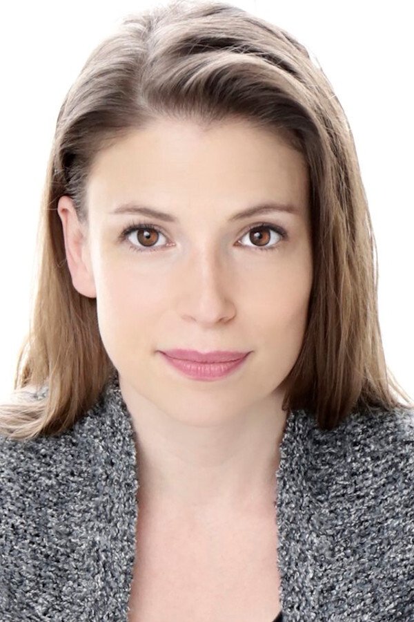 et billede af Julia Whelan