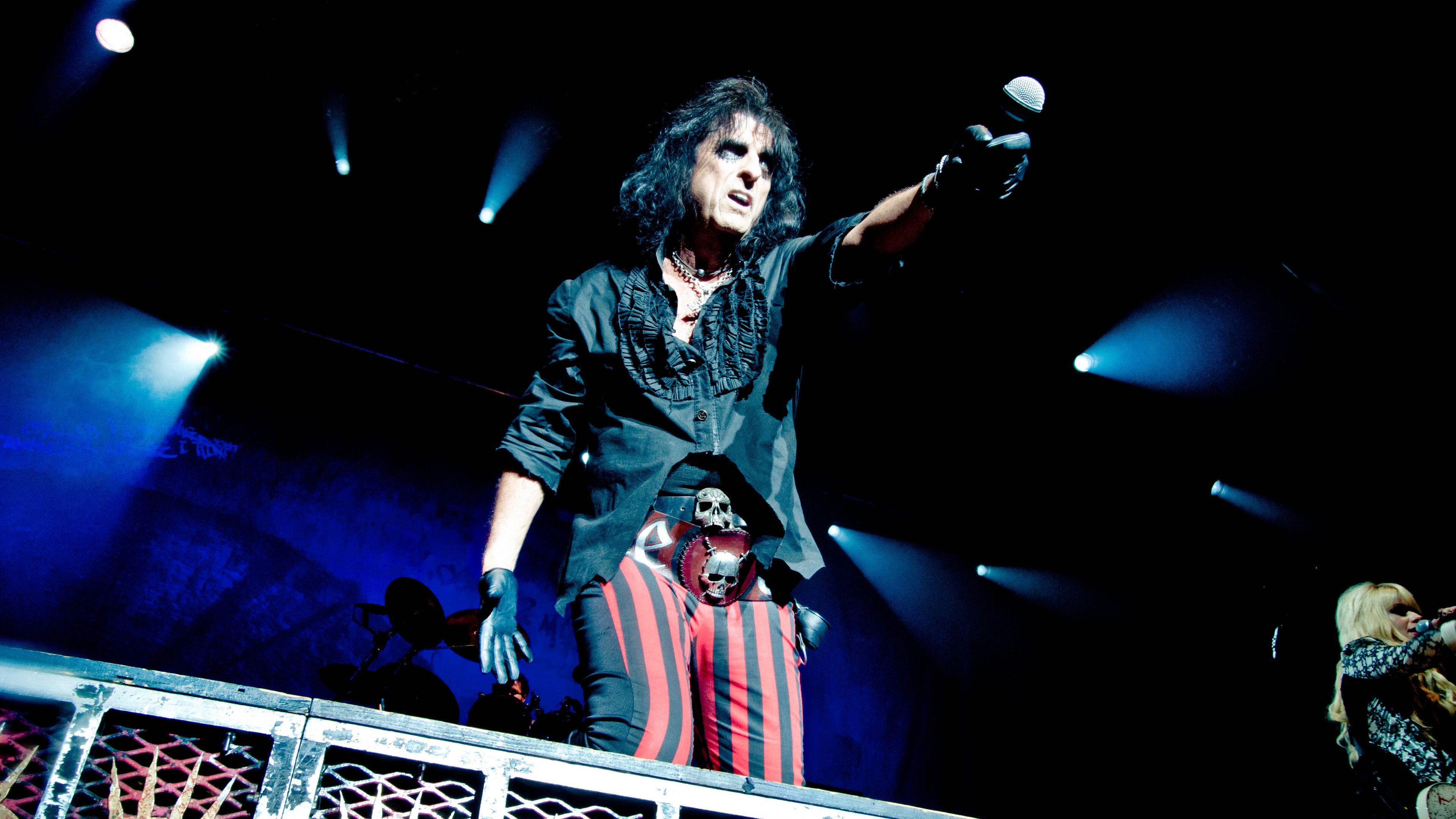 Super Duper Alice Cooper (2014)