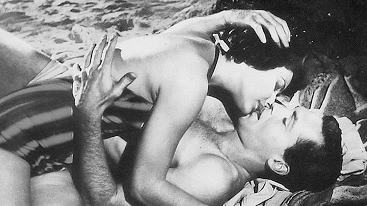 Undersea Girl (1957)