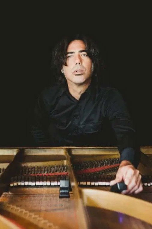 et billede af J.J. Machuca