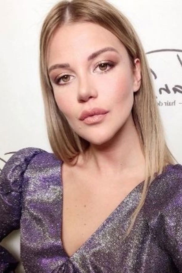 et billede af Aslı Turanlı