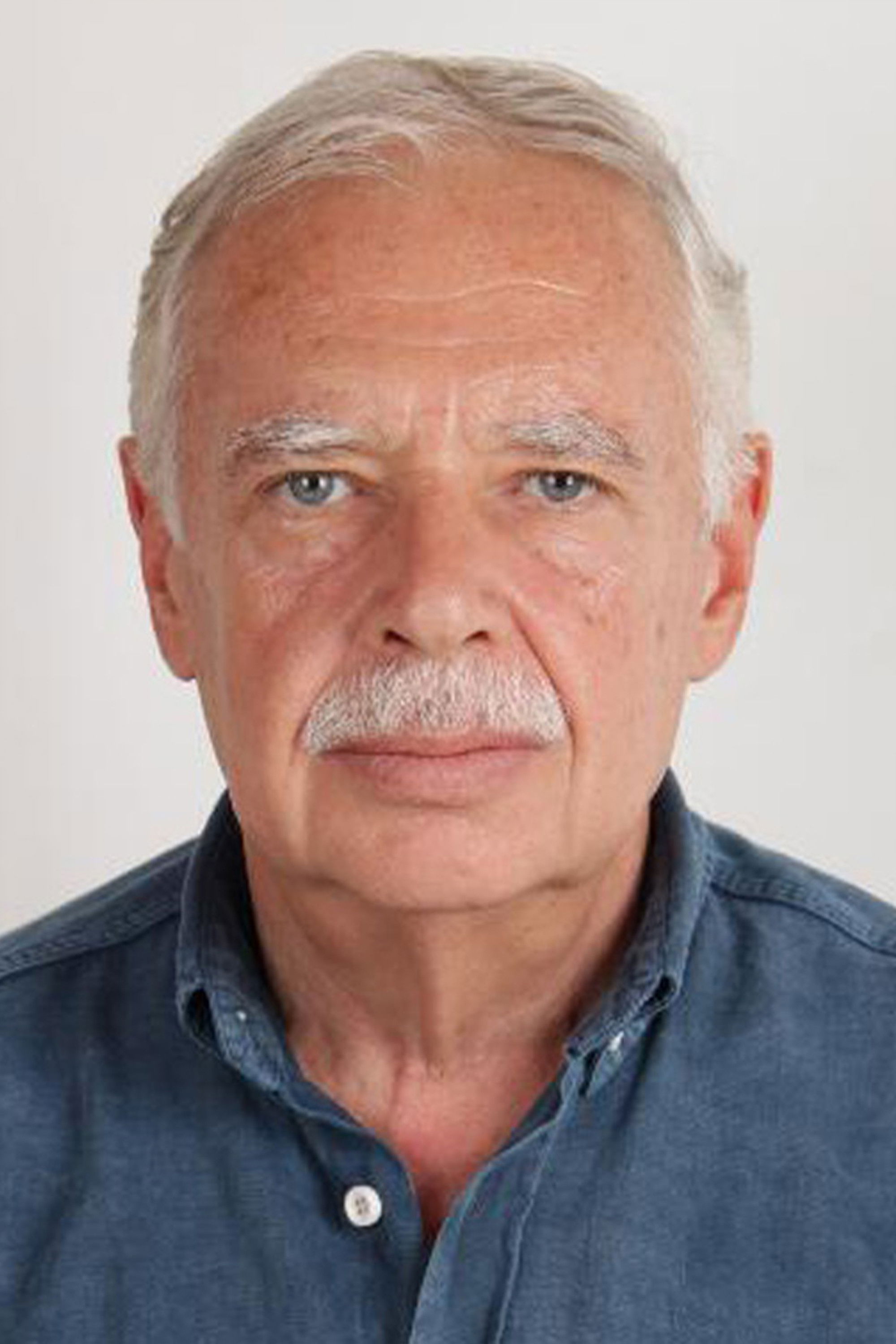 et billede af Ali Uyandıran