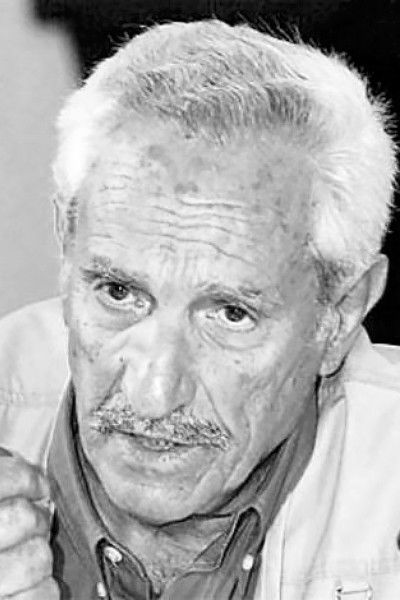 et billede af Foivos Taxiarhis