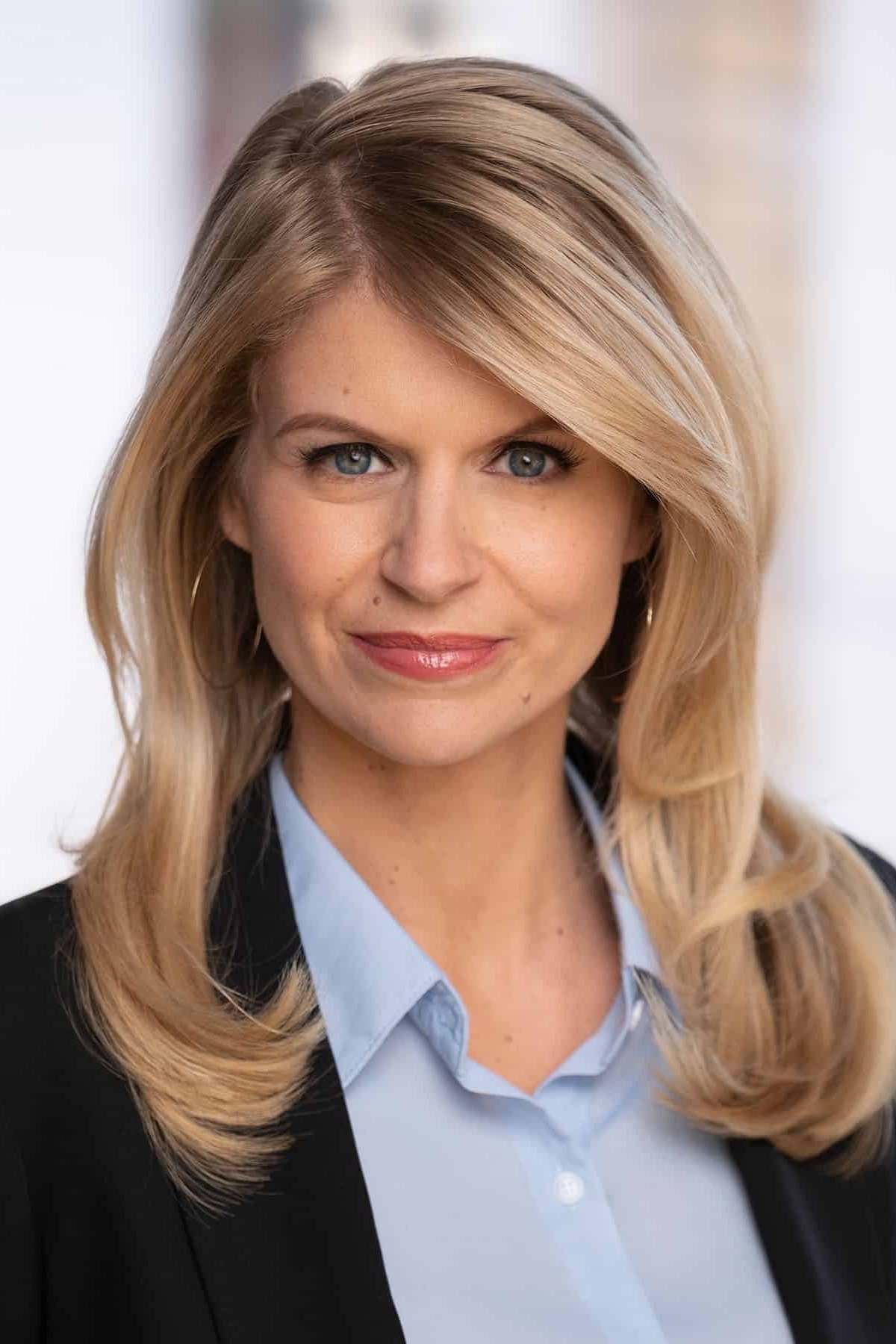 Liz Collin's picture in the cast