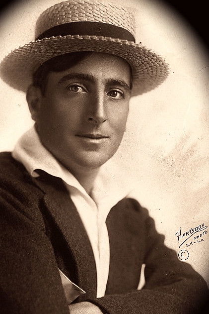 et billede af John B. O'Brien