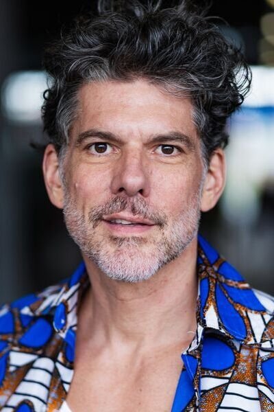 et billede af Gregory B. Waldis