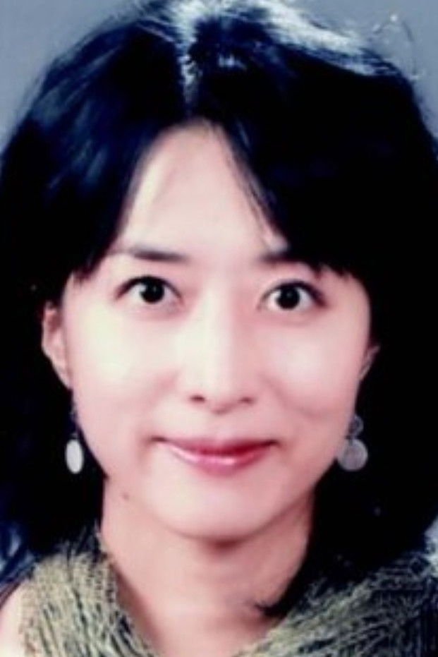 et billede af Shin Yoon-jung