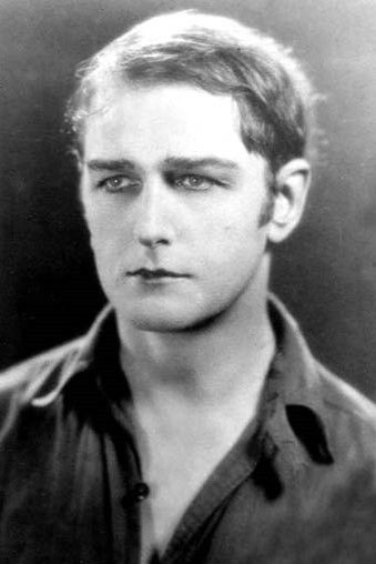 et billede af Paul Swan