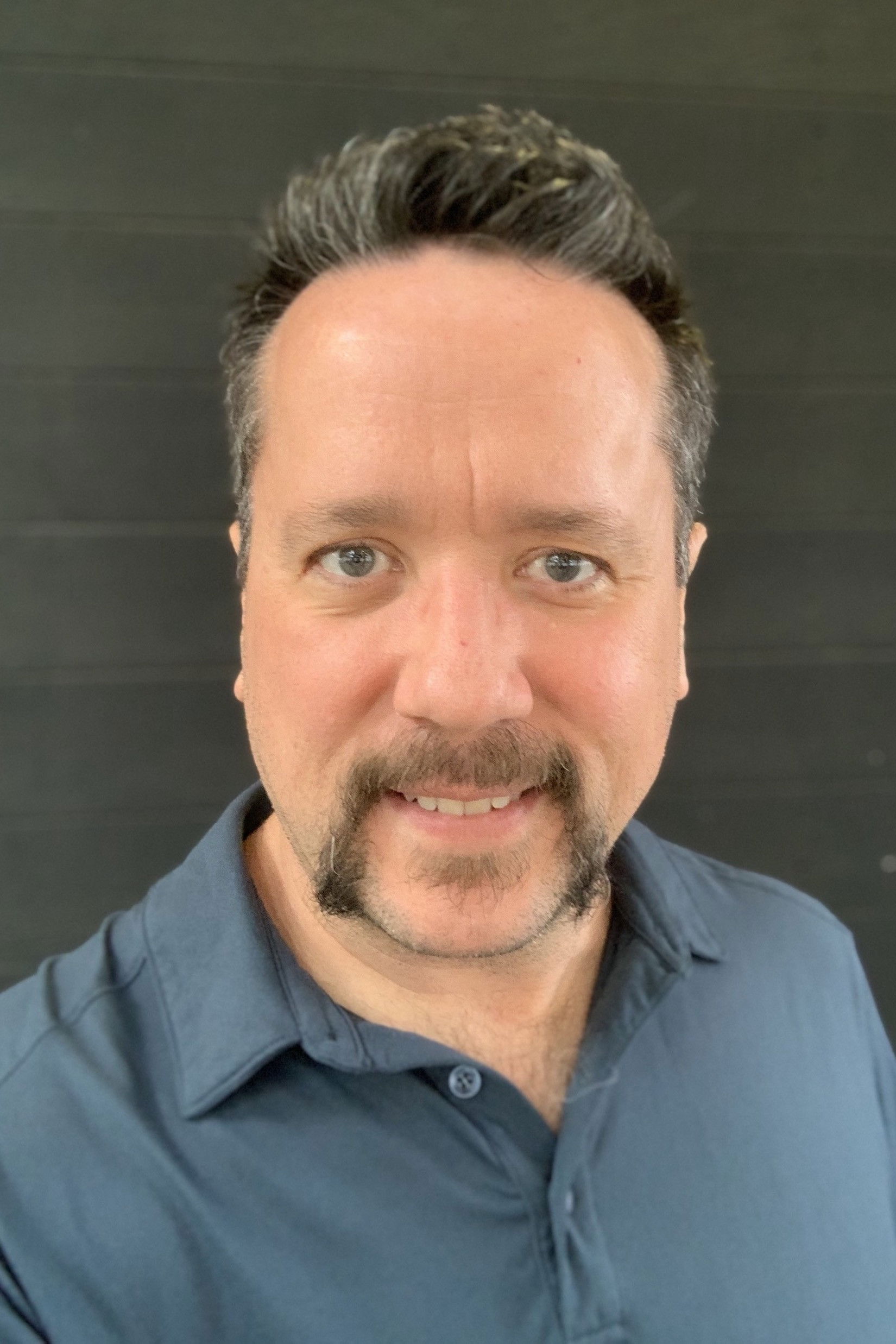 et billede af Anthony Hand