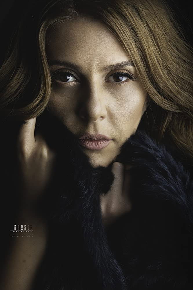 et billede af Lily Vardan