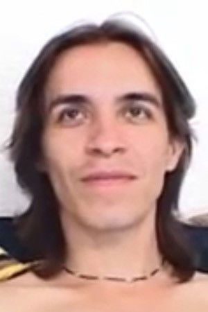 et billede af Ariel Leano