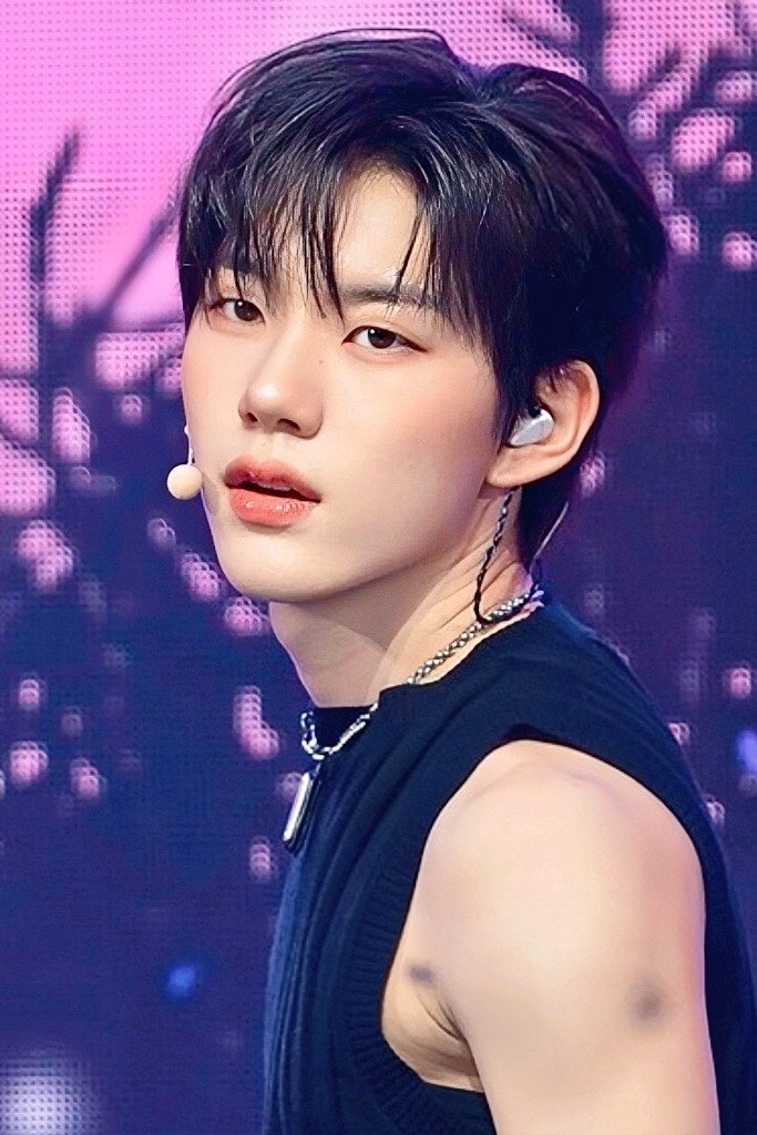 Profile 서경배 with character Self - Contestant