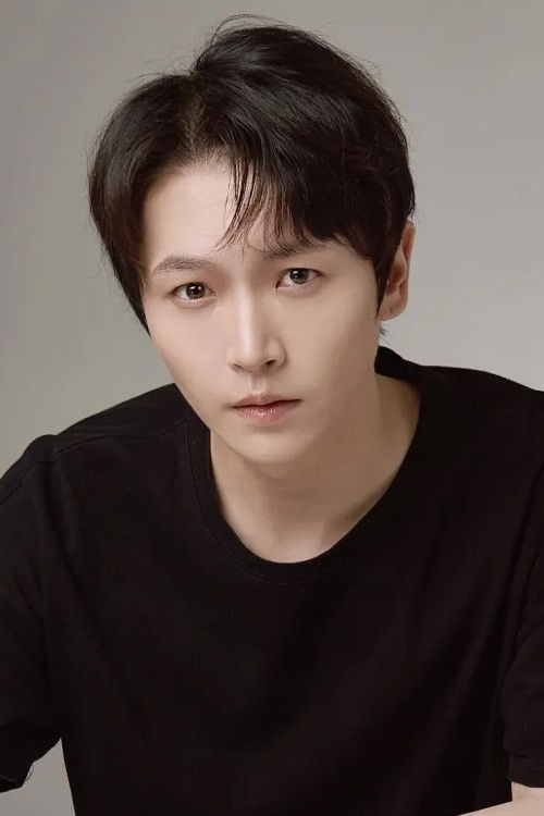 et billede af Zhou Sheng