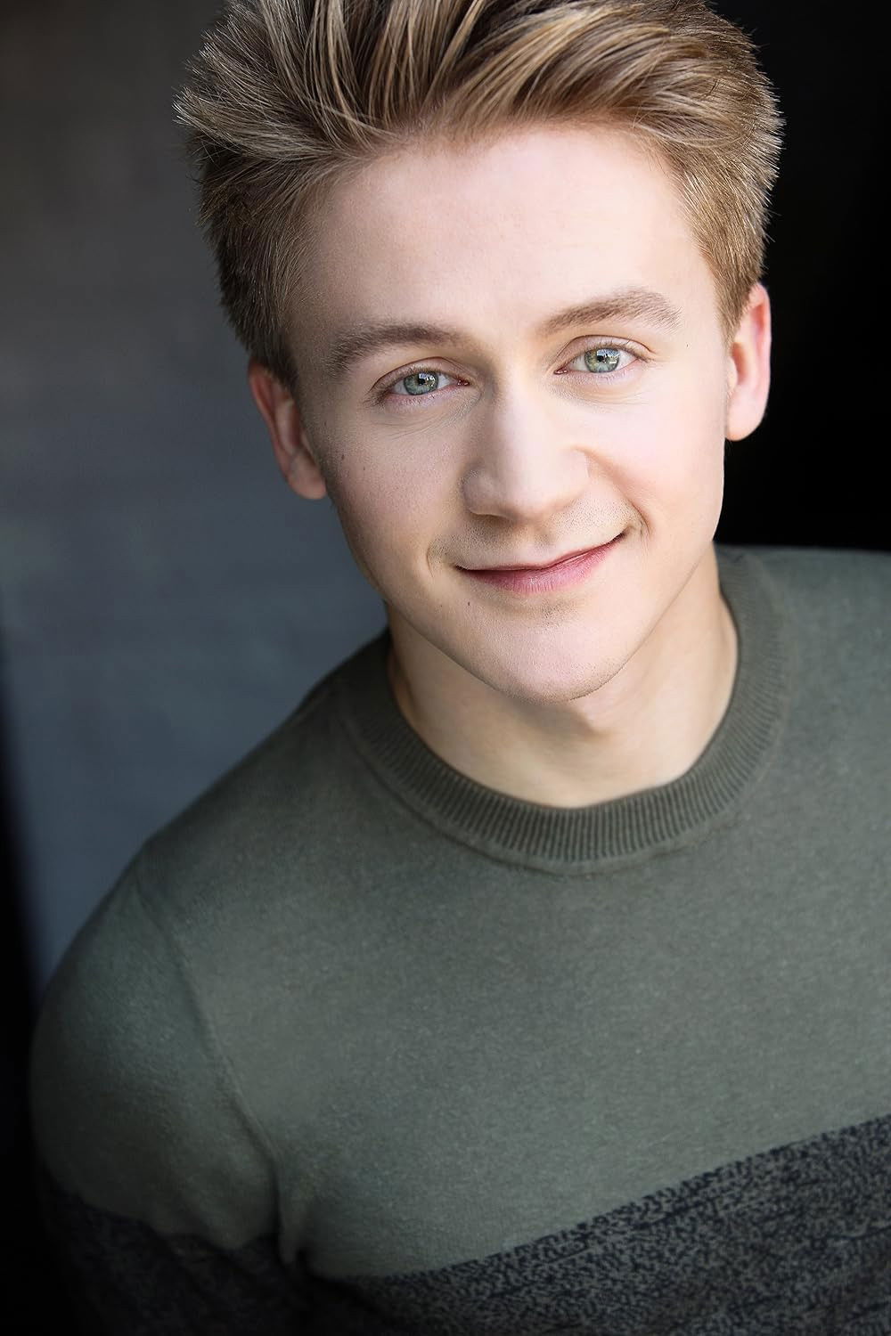 et billede af Riley Costello