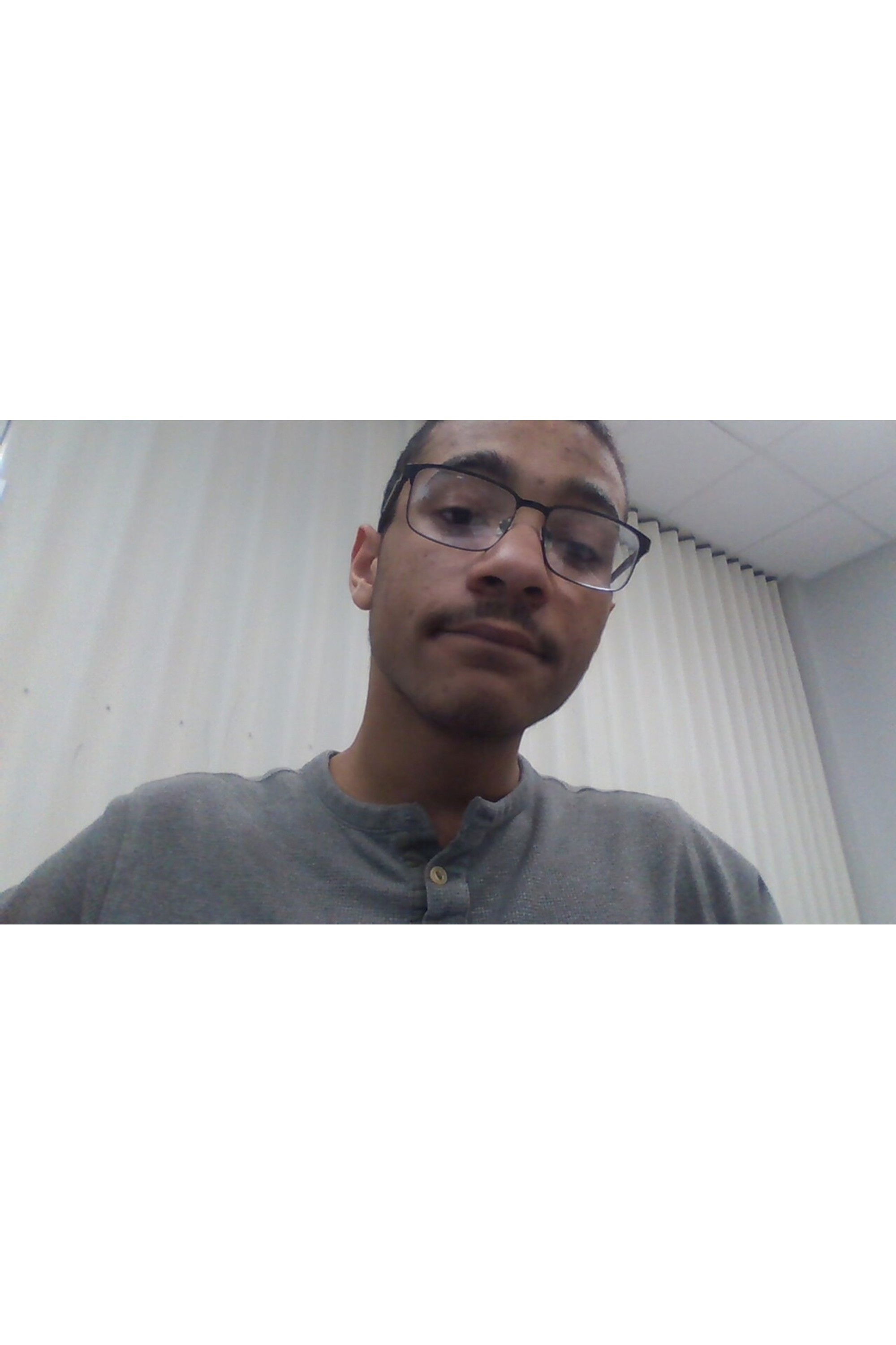 Julian Estes backdrop