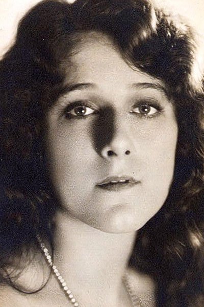 et billede af Riza Royce