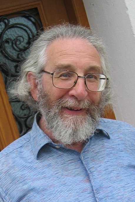 et billede af Peter Aczel