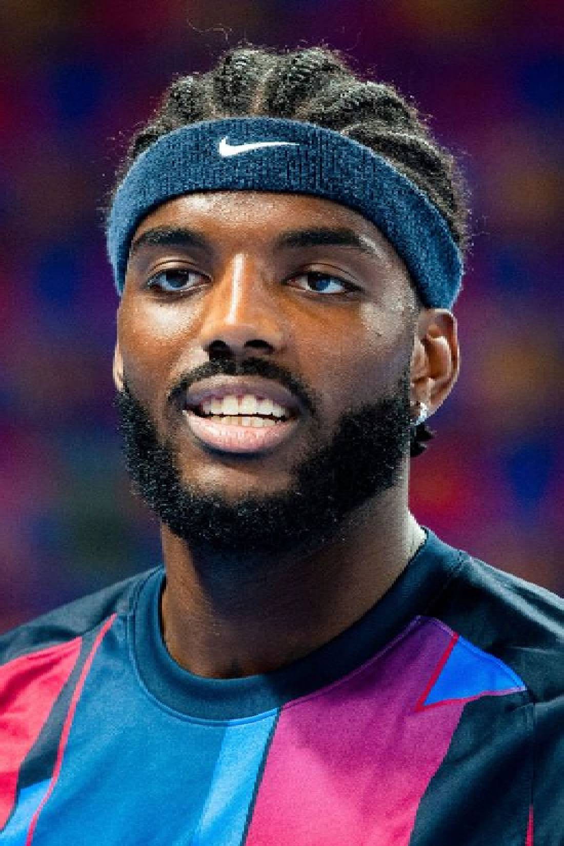 et billede af Dika Mem