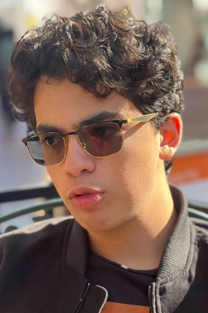 et billede af Enrique V. Rodriguez