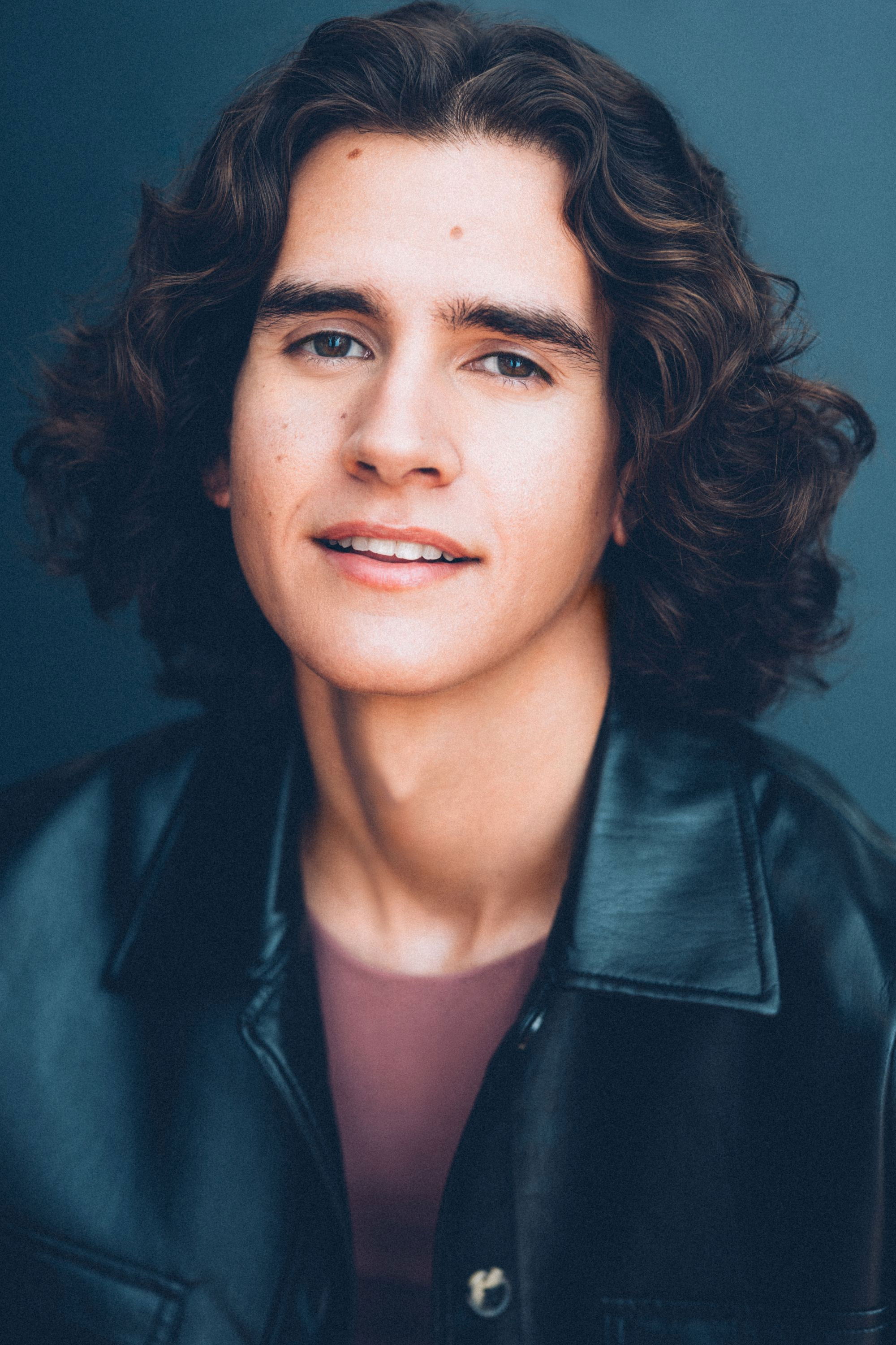 et billede af Joshua Hernandez