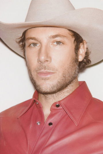 et billede af Luke Gilford