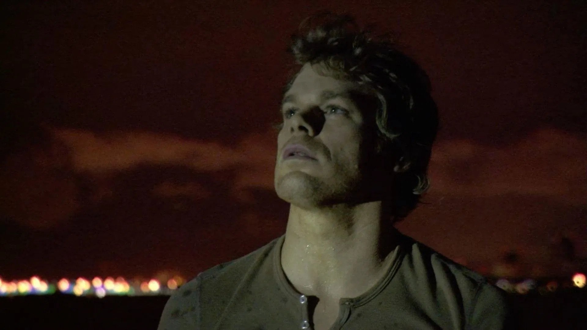 Dexter - Season 0 Episode 23 : The Dark Defender: Ken Olson