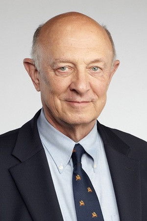 et billede af R. James Woolsey, Jr.