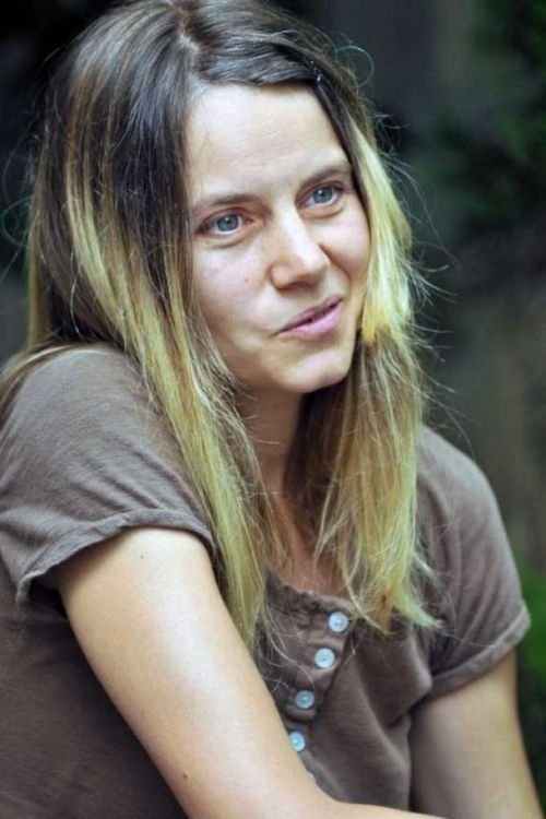 Shannon Plumb's picture in the cast