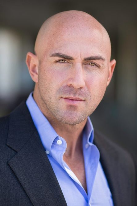 et billede af Aaron V. Williamson