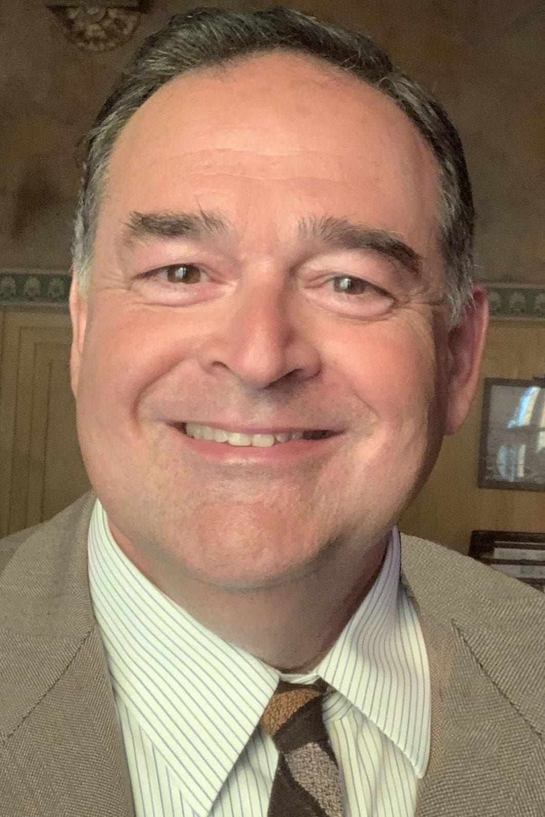 et billede af Nick Logan