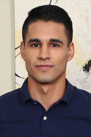 et billede af Adam Gomez