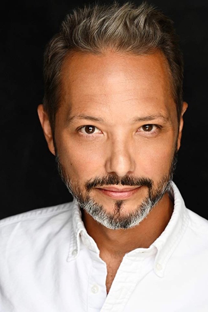 et billede af Aaron Fili