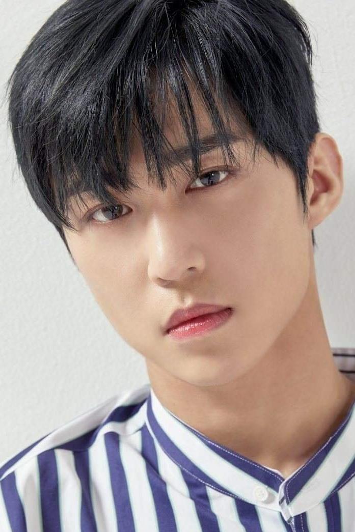 Dowoo's picture in the cast