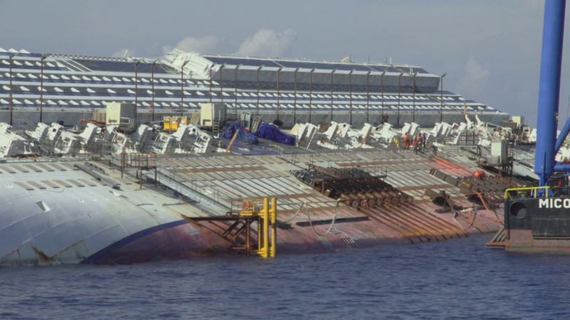 Costa Concordia: The Whole Story S01E02 backdrop