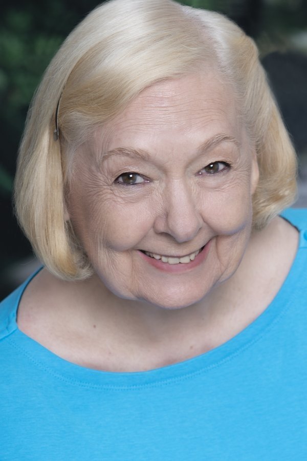 et billede af Evangeline Johns