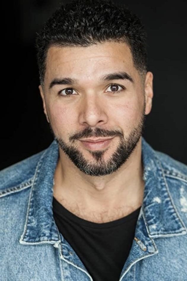 et billede af AJ Crivello-Jones