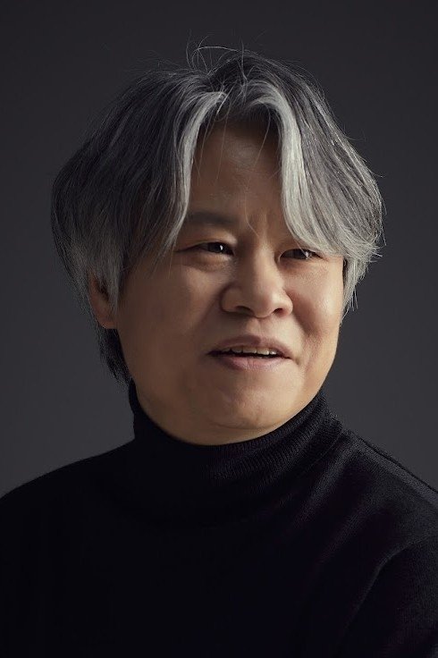 et billede af Yoon Sang-hwa