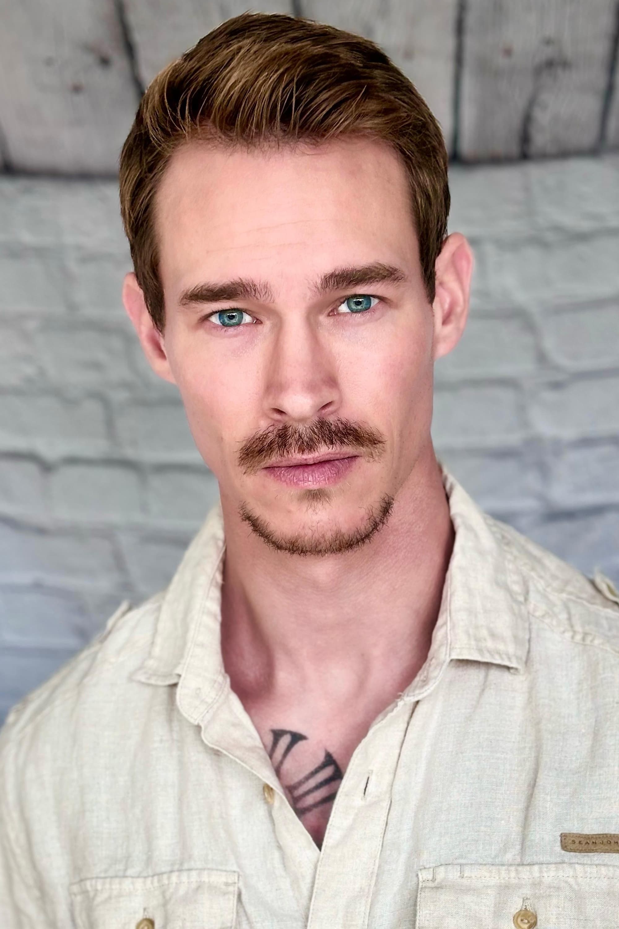 et billede af Aaron Cavette