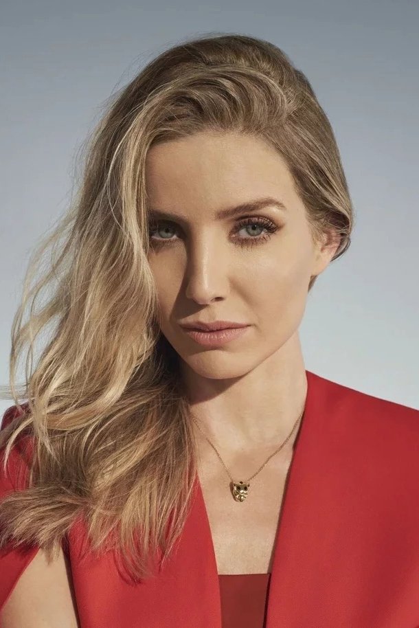 et billede af Annabelle Wallis