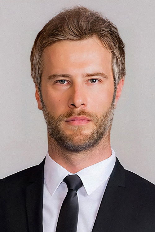 et billede af Özgür Çevik