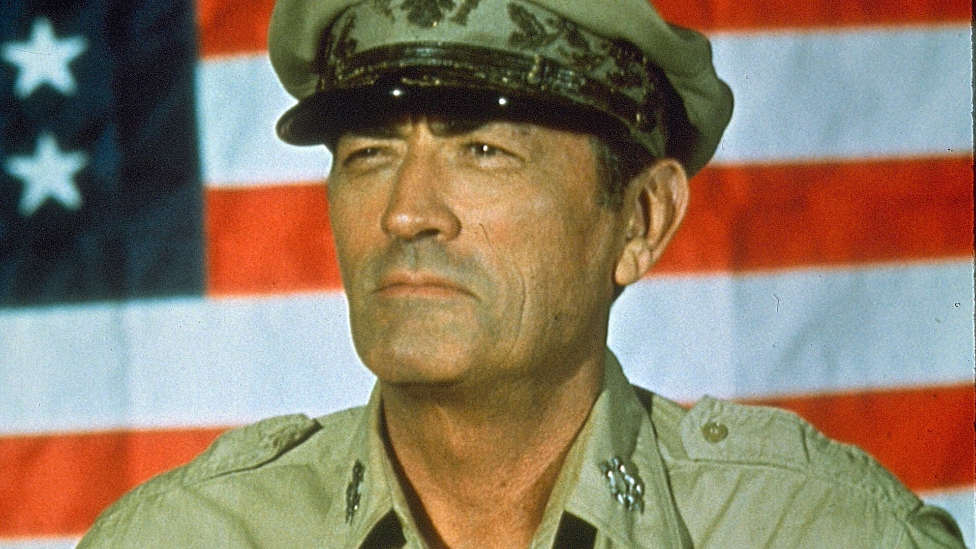 MacArthur, el general rebelde (1977)