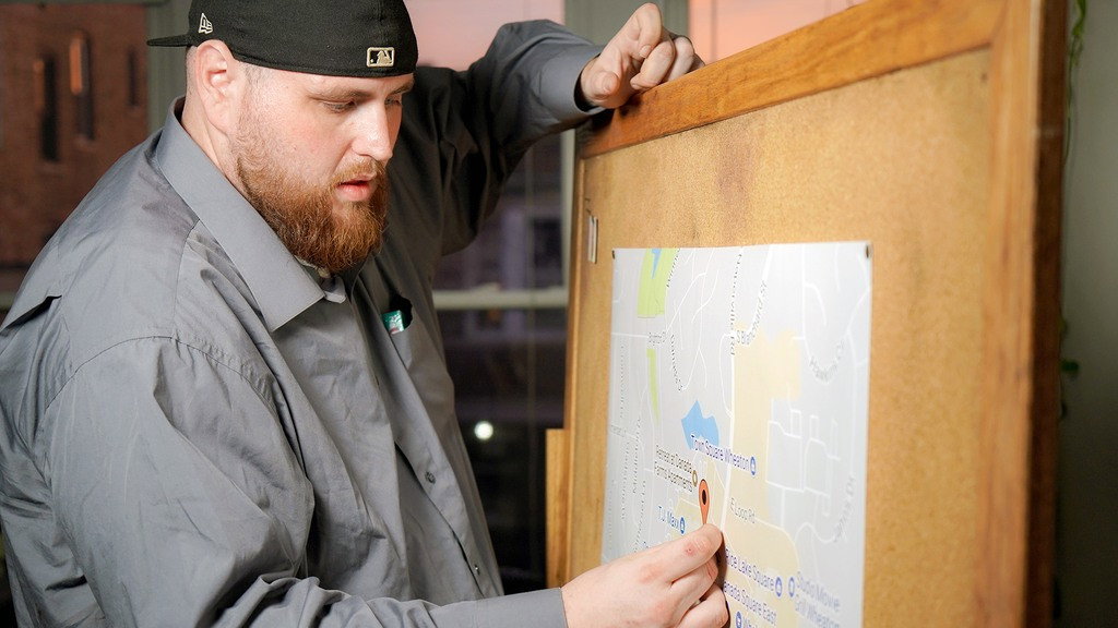 How to Rob a Bank S01E03 backdrop