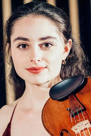 et billede af Esther Abrami