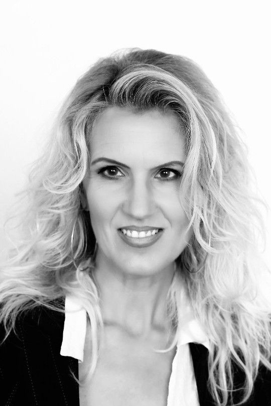 et billede af Lisa Barrett-Brown