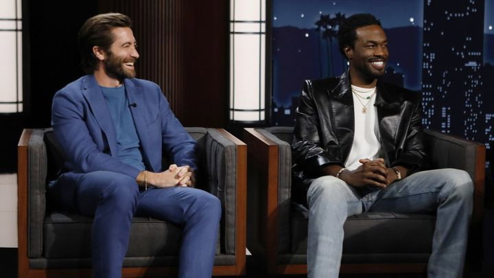 Jake Gyllenhaal, Yahya Abdul-Mateen II, Eiza Gonz&aacute;lez, alt-J