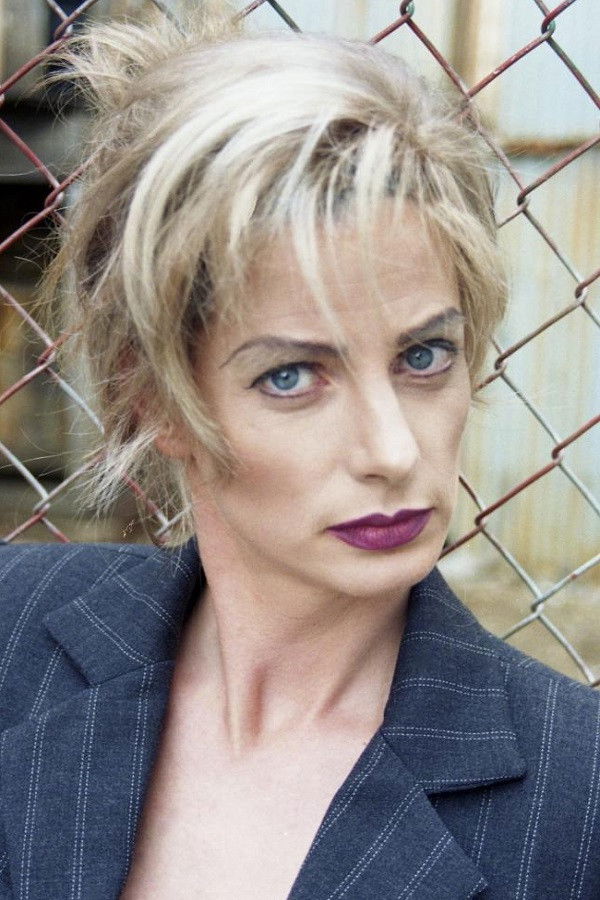 et billede af Celia Bond