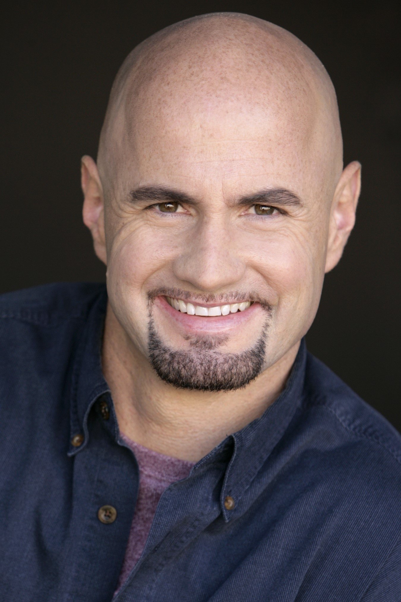 et billede af James Ray